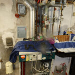 alter Kessel in Baudenkmal